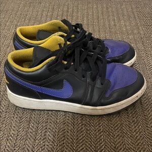 Nike Black and purple Low-Top Sneakers laker colors